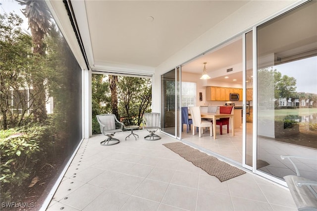 view of sunroom / solarium