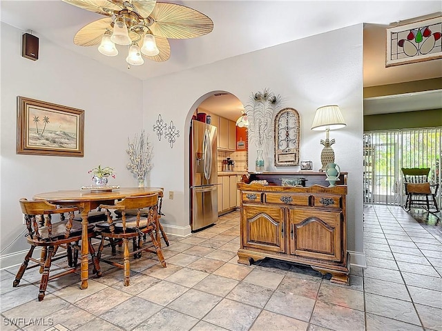 dining room with ceiling fan