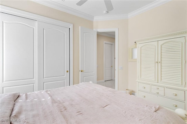 unfurnished bedroom with ceiling fan and ornamental molding