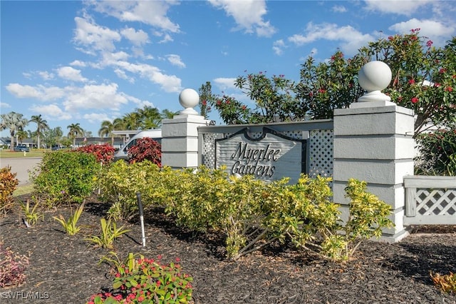 view of community / neighborhood sign