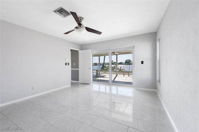 empty room with ceiling fan