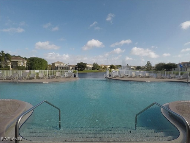 view of swimming pool