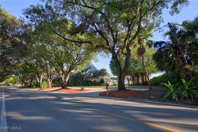 Listing photo 2 for 442 18th Ave S, Naples FL 34102