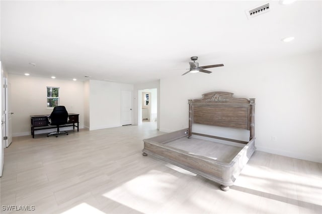 bedroom with ceiling fan