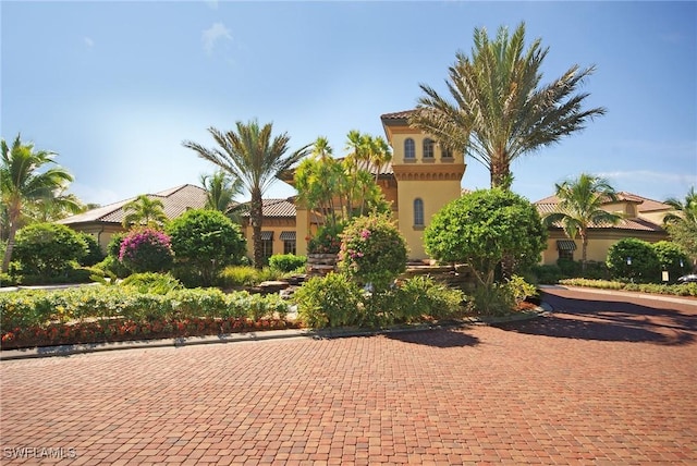 view of mediterranean / spanish-style house