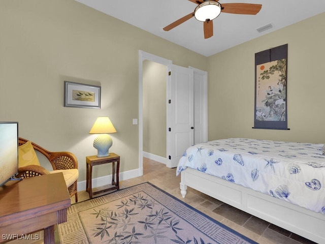 bedroom with ceiling fan