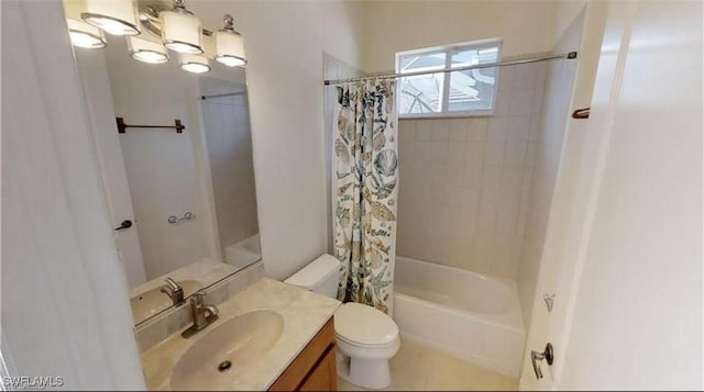 full bathroom with shower / bath combination with curtain, vanity, and toilet