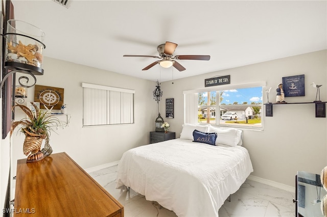 bedroom with ceiling fan