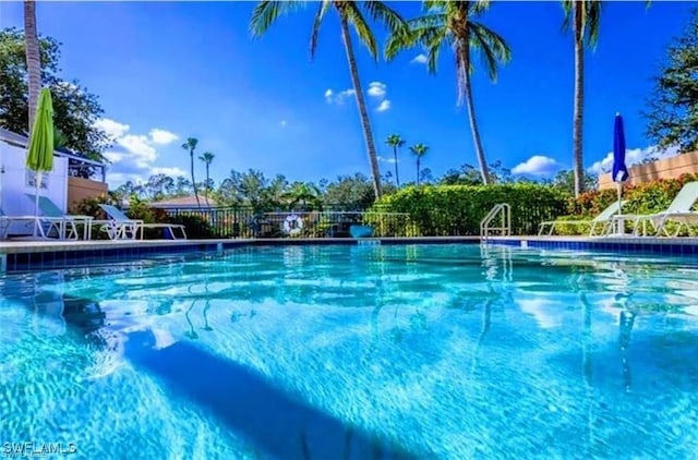 view of swimming pool