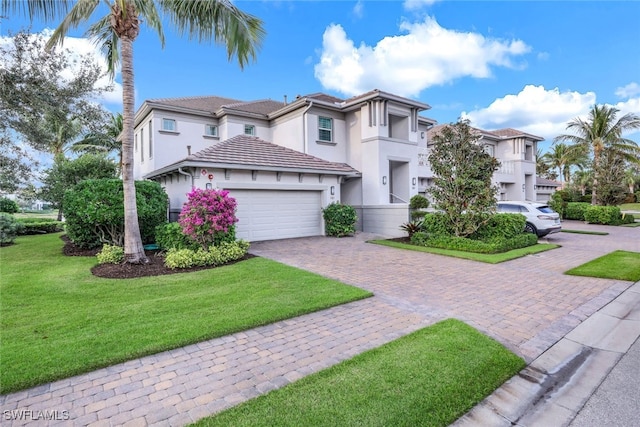 view of front facade featuring a front yard