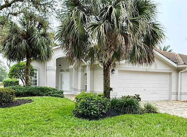 view of front of house featuring a garage