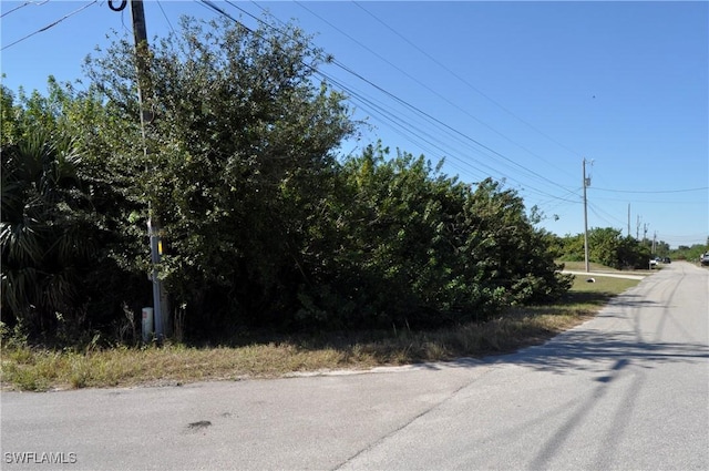 Listing photo 3 for 4201 15th St SW, Lehigh Acres FL 33976