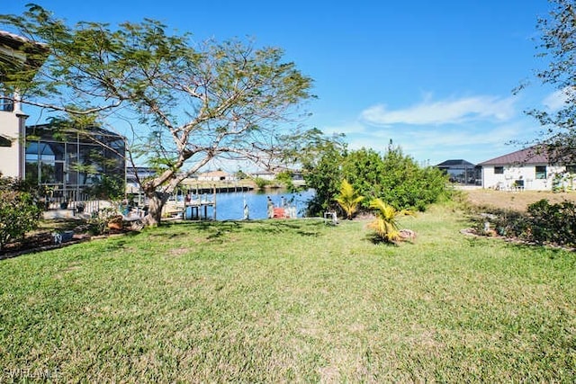 view of yard featuring a water view