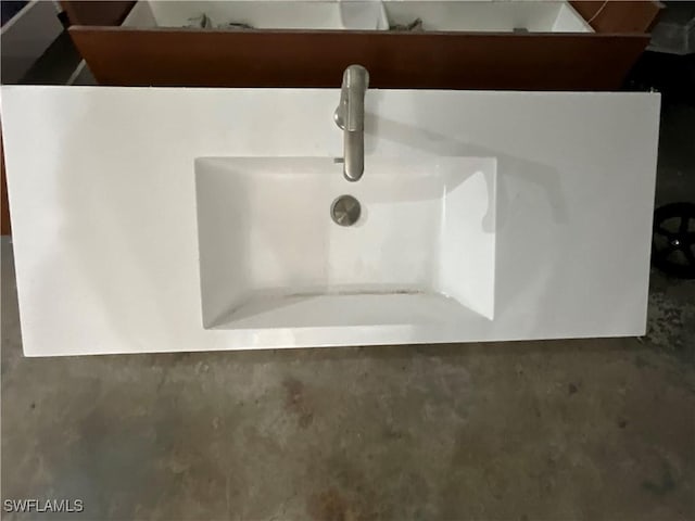 1712 Club House Rd, North Fort Myers, FL 33917 - view of interior details