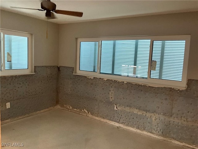 1712 Club House Rd, North Fort Myers, FL 33917 - unfurnished room featuring a ceiling fan