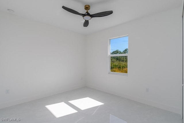 empty room with ceiling fan