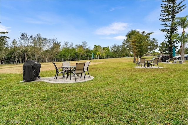 view of yard with a patio