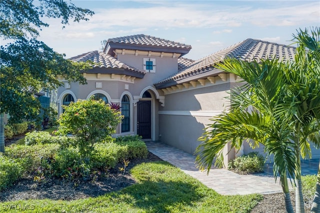 view of mediterranean / spanish-style house