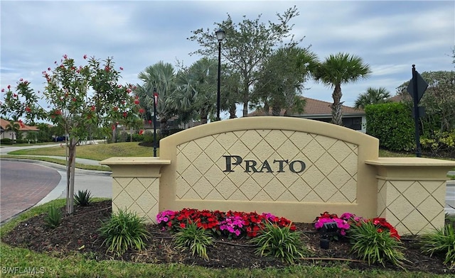 view of community / neighborhood sign