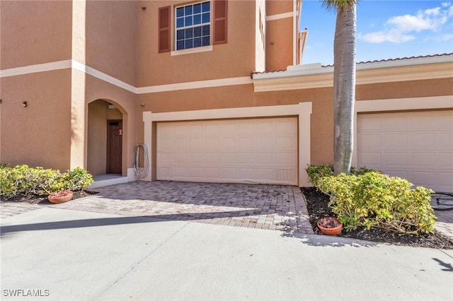 view of front of house featuring a garage