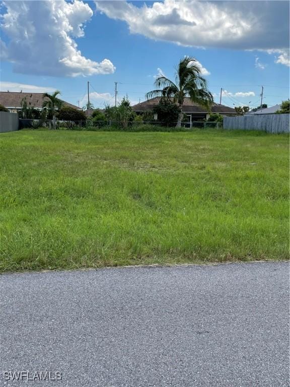 Listing photo 2 for 324 SE 26th Ter, Cape Coral FL 33904