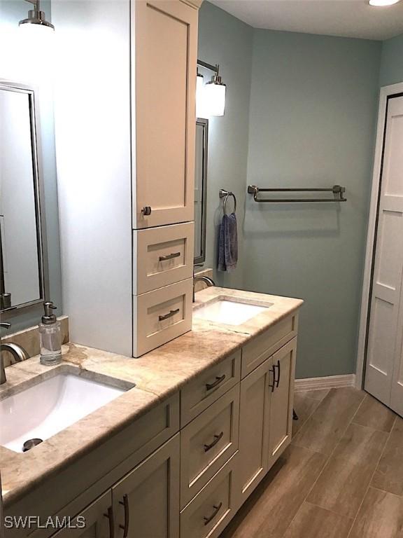 bathroom with vanity