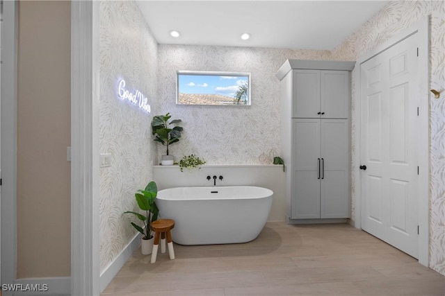 bathroom featuring a bathtub