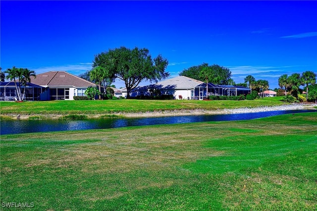 view of yard featuring a water view