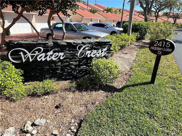 view of community / neighborhood sign