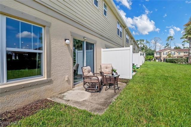 view of yard featuring a patio