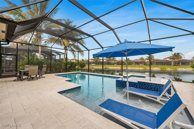 outdoor pool with a patio, a water view, a lanai, and a jacuzzi