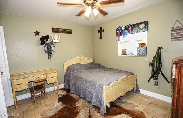 bedroom with ceiling fan