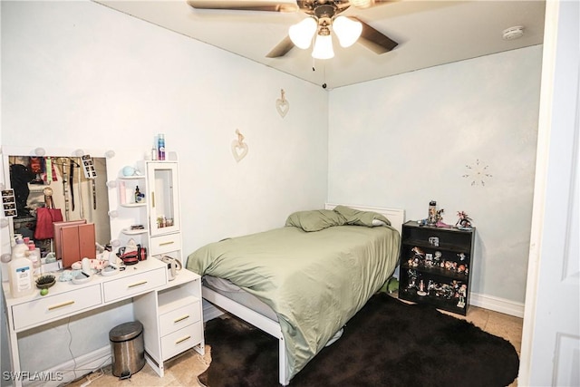 bedroom featuring ceiling fan