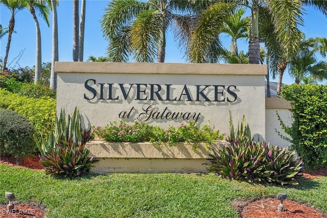 view of community / neighborhood sign