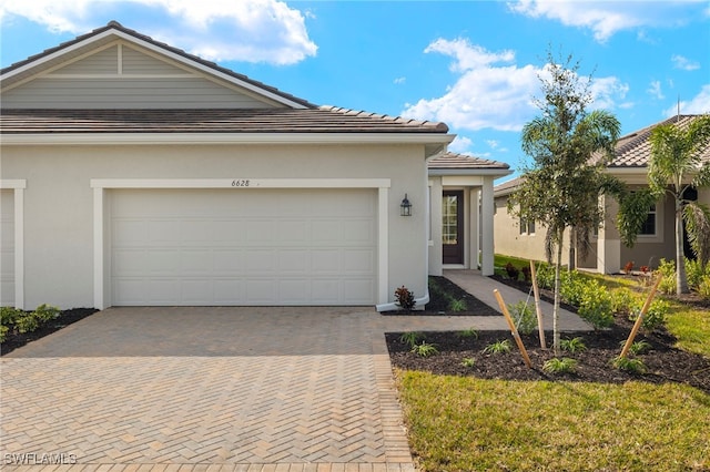 view of front facade with a garage