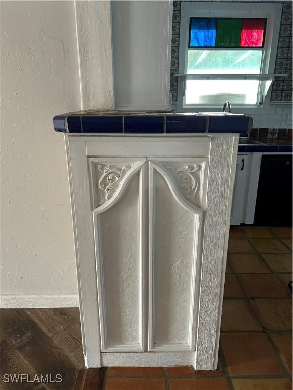 interior details with tasteful backsplash