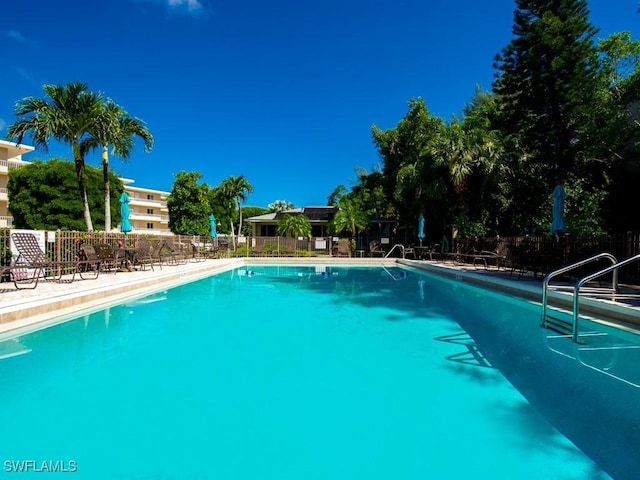 view of swimming pool