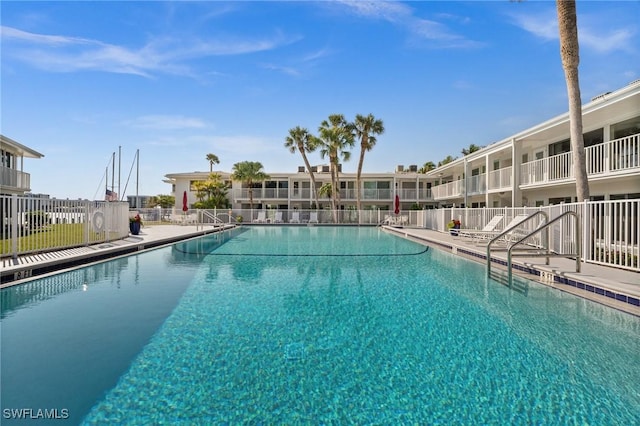 342 Harbour Dr, Naples, FL 34103 - community pool with fence