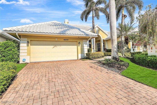 view of front facade with a garage