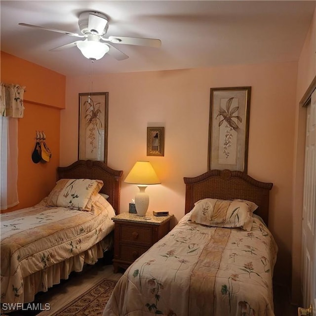 bedroom with ceiling fan