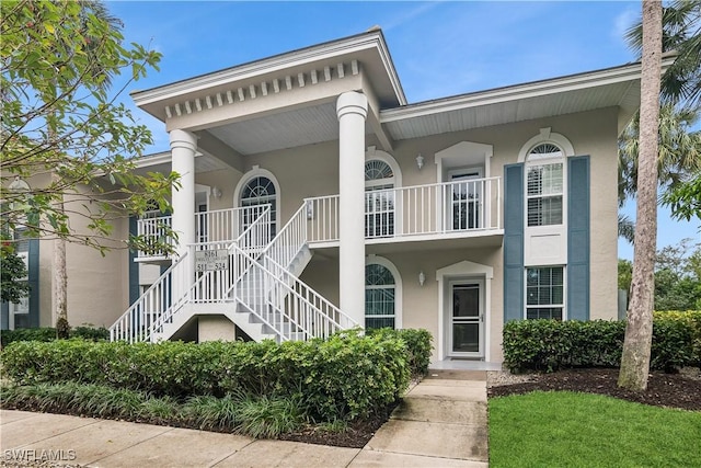 view of front of home with covered porch