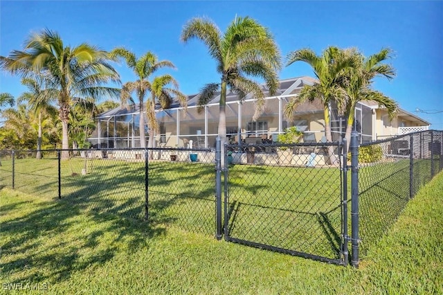 view of yard with a lanai