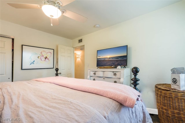 bedroom featuring ceiling fan