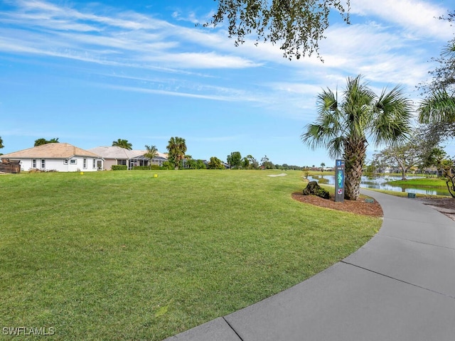 view of yard featuring a water view