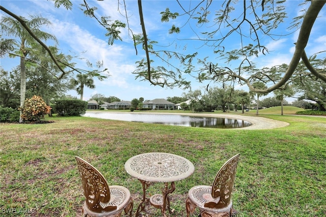 view of yard featuring a water view