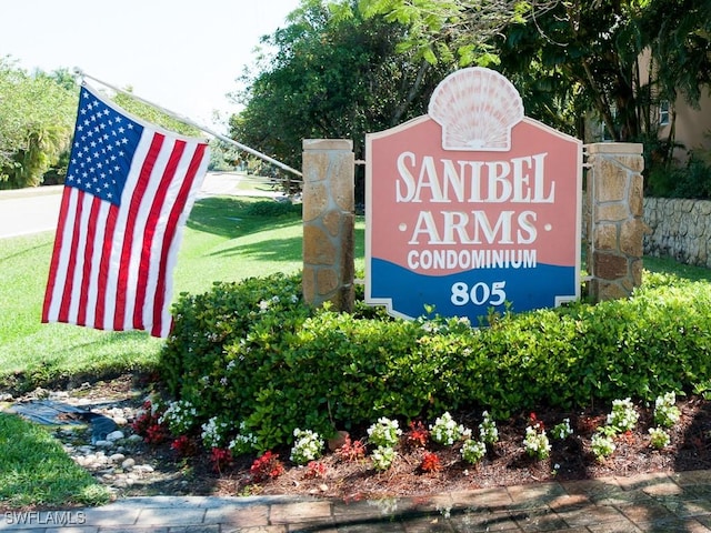 view of community / neighborhood sign