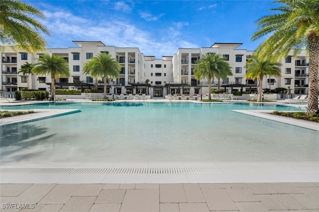 view of swimming pool