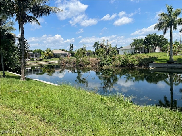 Listing photo 3 for 428 SE 13th Ter, Cape Coral FL 33990