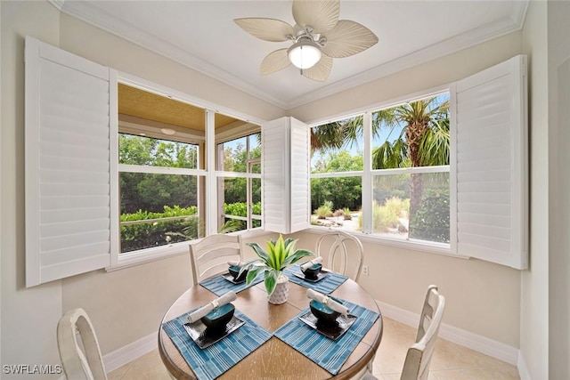 sunroom / solarium with ceiling fan