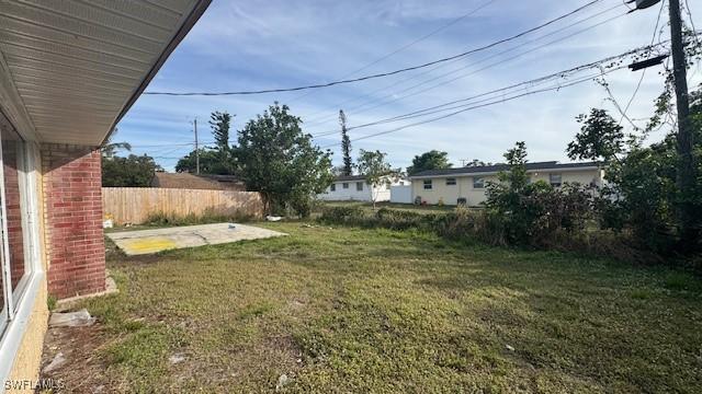 view of yard featuring fence